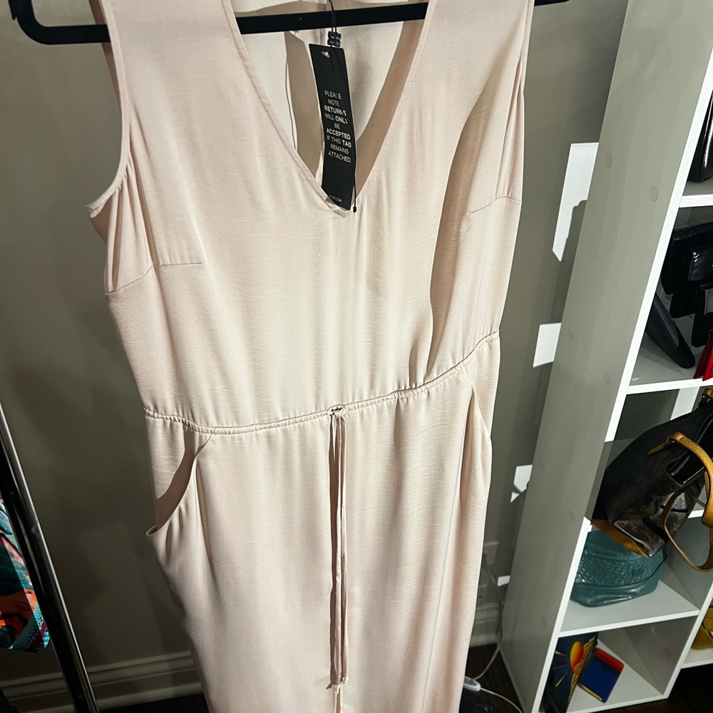 Elegant Sleeveless Bare Pink Dress